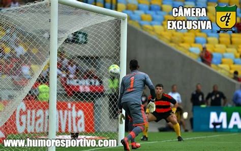 Vasco x flamengo ao vivo é válido pela rodada do brasileirão 2019 ao vivo. Auxiliar de Vasco x Flamengo vira meme após falha ...