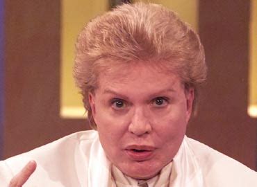 He, yes he, is an astrologer/spritualist who is known for his daily horoscopes. DJ David Noticias EXCLUSIVO: astrólogo Walter Mercado ...