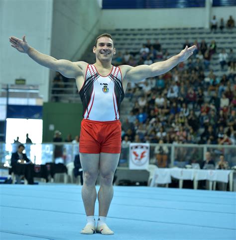 Mega feliz com o nascimento do liam e de volta aos treinos. Campeão olímpico, Arthur Zanetti disputará Brasileiro de Especialistas de Ginástica Artística ...