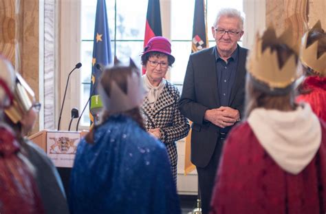 Greta thunberg ist zurück in deutschland, um an die dringlichkeit im kampf gegen den klimawandels zu erinnern. Winfried Kretschmann und seine Frau Gerlinde Kretschmann ...