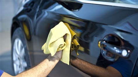 Click here to learn how you can use a drive through car wash and have your vehicle looking squeaky clean! Is a Car Wash Franchise Right for Me? | HHB Life