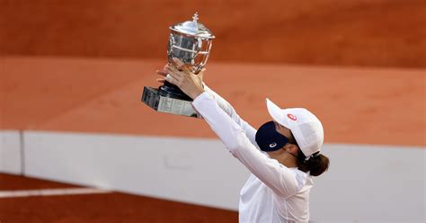 Watch the match highlights from ashleigh barty vs. Iga Swiatek bate Sofia Kenin e vence Roland Garros