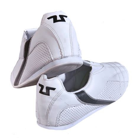 Having the best taekwondo shoes is important so that you can be safe during training and competition. Shoes Taekwondo Tusah - Adisport