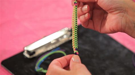 So how do we choose a resin zipper lanyard? How to Make a Zipper Friendship Bracelet with Lanyard - Howcast