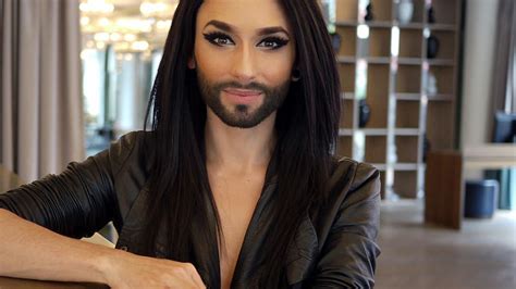 Mit dem pompösen triumph von conchita wurst beim eurovision song contest (esc) in kopenhagen feiert die alpenrepublik 48 jahre nach udo jürgens und «merci chérie» erneut eine musikalische. Irre: ESC-Gewinnerin Conchita Wurst ist schon verheiratet