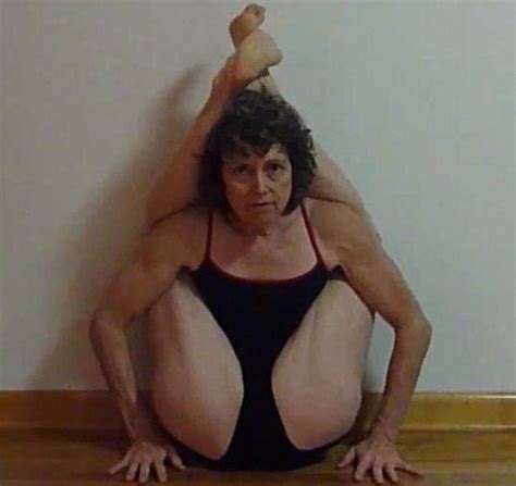 Contortionist milf fingered with leg behind head. Elaine Nelson #flexible #contortionist #contortion #yoga # ...