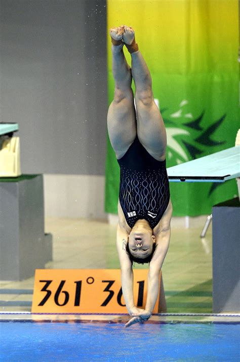 Shi tingmao（施廷懋）/ wang han（王涵）of china compete in the women's 3m synchro springboard final during day one of the fina/nvc diving world series 2019 beijing station at th. 组图：女子1米跳板 中国选手施廷懋、王涵包揽冠亚军-搜狐滚动