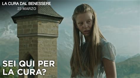 La cura dal benessere è un thriller ambientato in una casa di cura situata ai piedi della alpi svizzere, luogo ameno quanto pieno di insidie. Sei qui per la cura? | La Cura dal Benessere | 20th ...