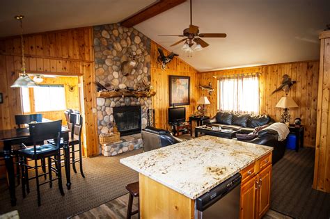 We can help you reserve a luxury vacation home or rustic cabin tucked in the towering pines of the black hills national forest. Pin on Waubay Getaway - Northeast SD Lakefront Cabin