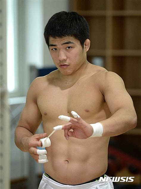 An is currently the world champion in the lightweight division. 남자유도 기대주 안창림 "오노 꺾고, 금메달 목에 걸겠다" - 조선 ...