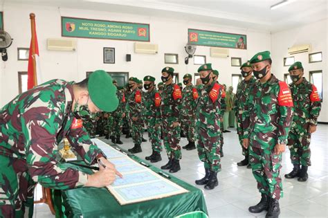 Nyatakan samada sedang digunakan atau. Dandim 0816/Sidoarjo pimpin langsung Sertijab Danramil dan ...