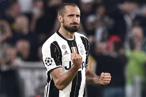 Chiellini protagonista in negativo per la juventus: Juventus, Chiellini: "Napoli giusto secondo posto, siamo ...