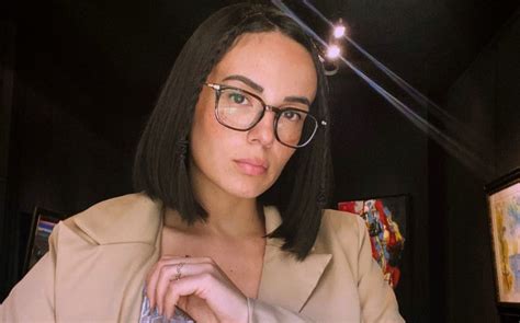 We did not find results for: Agathe Auproux : en combinaison colorée et sans lunettes ...
