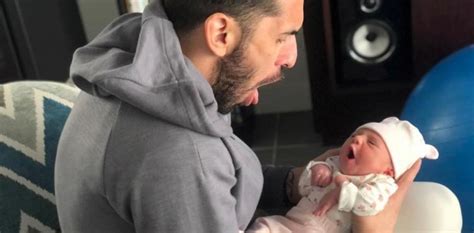 A su lado estuvieron desde un primer momento su esposa, consuelo vallina, y su hija de un año y medio, sara. La tierna foto de Facundo Campazzo con su hija recién ...