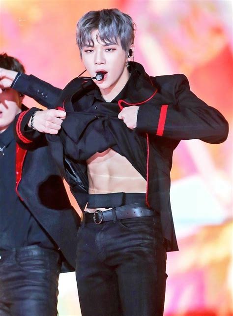 Check out kang daniel's glorious abs. K-Paradise — Kang Daniel's fabulous abs | Shirtless ...