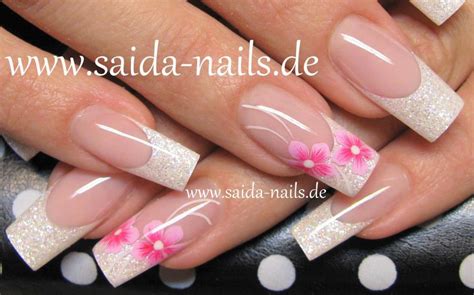 Brushes learn nail art with saida in straubing! Orchid Nail: Galerie Saïda Nails