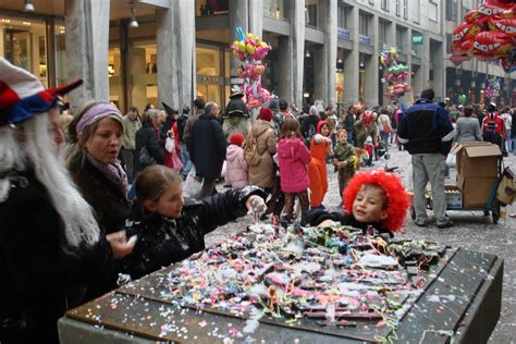 A última teoria é que é originária do termo: Umbria Bella: Martedi Grasso, Mardi Gras, Carnevale: It ...