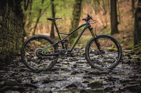 Awesome bike down pikes peak! Rose Pikes Peak : un châssis modulable pour le trail ou l ...