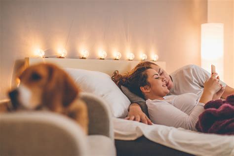 Nessuna restrizione, qualsiasi razza, qualsiasi lingua, qualsiasi genere. Signora Si Fa Scopare Dal Cane / Il Cane Di Casa Lo Lecca ...