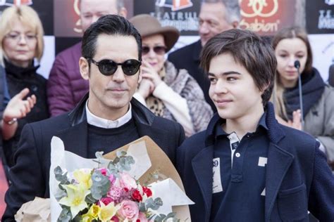 Radu ștefan bănică (17 ani) este fiul lui ștefan bănică și al cameliei constantinescu. Camelia Constantinescu, fosta iubită a lui Ștefan Bănică ...