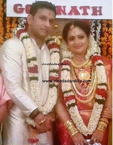 Vasudevan nair tarafından yazılan, cheriya cheriya bhookambangal adlı bir hikayeye dayanıyor. Actress Reshmi Soman married Gopinath | Wedding Photos