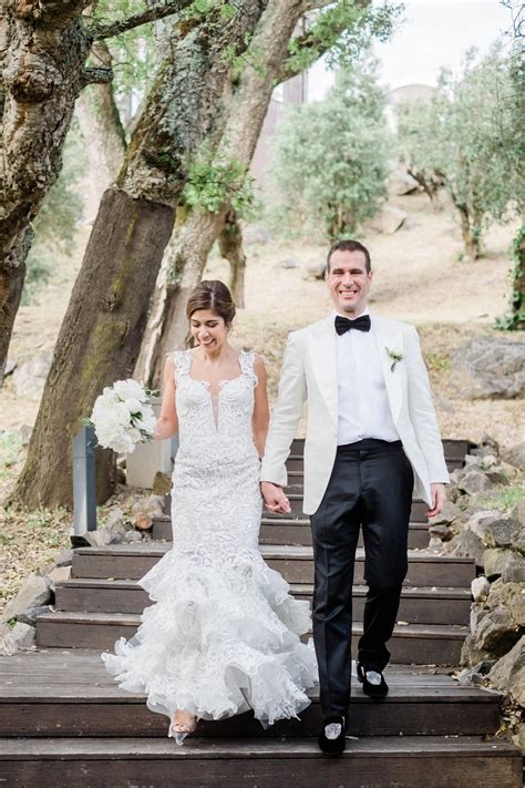 Follow the traditional portuguese custom where the bride's shoe is passed among the guests at the wedding reception to collect gifts of money. Portuguese wedding inspired by local intricate tilework ...