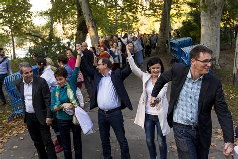 Karácsony gergely a felújítás teljes összegét a bkk rendelkezésére bocsátotta, bár a kormány még nem írta alá a szerződést az ígért 6 milliárd forintos támogatásról. Totális káoszba fulladhat Zugló