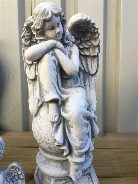 Sie leben hinterm sonnenschein getrennt von uns unendlich weit sie müssen sich an sterne krallen damit sie nicht vom himmel gott weiß ich will kein engel sein 3x. Engel op bol, vol stenen beeld en mooi beeld ! - DECO ...