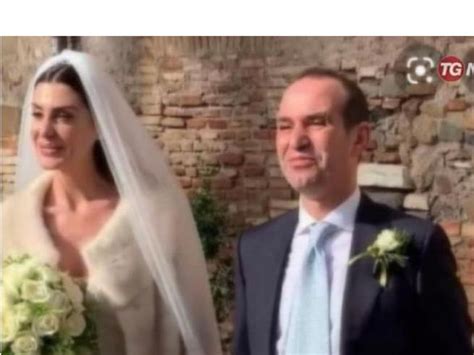 La digos della questura di napoli, in collaborazione con quella di roma, ha arrestato giampaolo tarantini, 36enne, e la moglie angela devenuto, 34ennne, per estorsione ai. Gianpaolo Tarantini, dopo il matrimonio "decine di ...