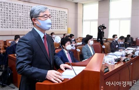 기업의 정보를 빼내간 혜영의 남편을 처리하기 위해 나선 조폭가의 미운 둘째 아들, 석제하. 포토 예산안 설명하는 최재형 감사원장 - 아시아경제