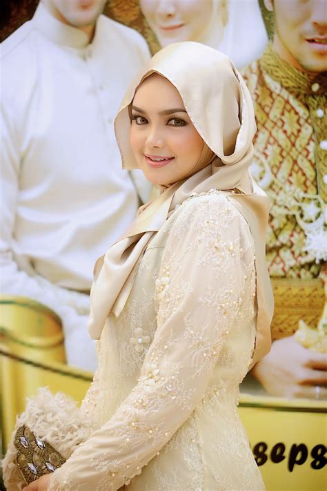 Di sini terdapat 5 remaja terkaya dan paling berjaya di malaysia. Datuk Siti Nurhaliza Merupakan Wanita Ketiga Yang Terkaya ...