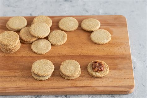 These are not for hanging but for dipping in. Discontinued Archway Cookies : Amazon.com: Archway Iced ...