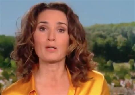 Marie sophie lacarrau rayonnante dans cette robe pour son jt. Grosse panne chez TF1 : Marie-Sophie Lacarrau se retrouve ...