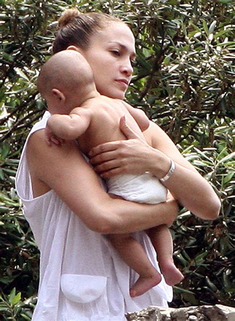 Jennifer lopez revealed that the upcoming short film draw with me is close to her heart because it features a family and they kind of looked at me and said, 'i'm not a girl, mom, lopez recalled. Jennifer Lopez und Marc Anthony genießen Urlaub in Italien ...