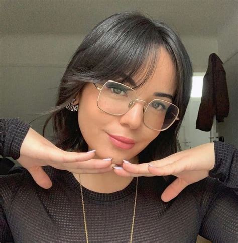 A l'occasion de l'anniversaire d'agathe auproux ce mercredi 17 octobre, babarissa vous propose de revivre ses meilleurs. Agathe Auproux fait un point sur son confinement à ses ...