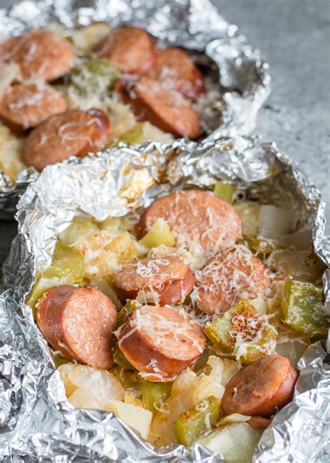 We are all busy people and we all have to eat, one thing to help make our lives much easier when we don't have a lot of time to the width of the foil perfect so don't cut anything off. Low-Carb Autumn Tin Foil Dinners / Low Carb Autumn Tin ...
