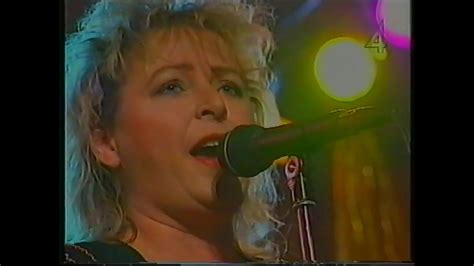 Under den tiden har hon medverkat i melodifestivalen 10 gånger men detta blir första gången hon gör en turné runt om. 40 DAYS KIKKI DANIELSSON 1992 - YouTube