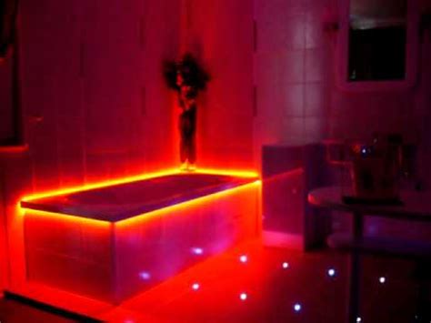 Entspannen sie am abend nach der hektik des tages alleine oder mit dem partner in der badewanne und die unterschiedlichen farben von rgb led leisten oder rgb led. LED SMD 5050 RGB Streifen Band 5m lang Badewanne ...