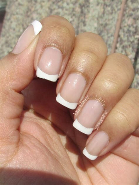 My Simple Little Pleasures: NOTD: Basic French Manicure + Tutorial