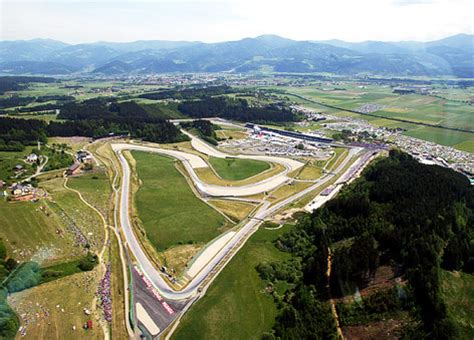 Einen überblick zum programm und den highlights rund um den „formula 1 bwt großer preis der steiermark 2021 in spielberg inklusive angaben zum training, qualifying und rennen finden sie hier. Spekulationen über Spielberg-Comeback - sport.ORF.at