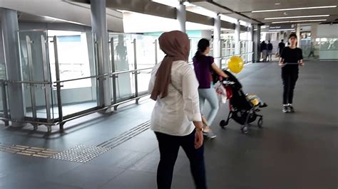 Rapidkl kelana jaya line kj14 pasar seni lrt station. Transit MRT to LRT pasar seni KL - YouTube