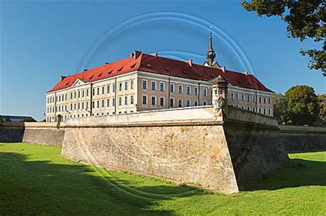 Ministerstwo sprawiedliwości przekaże samorządowi rzeszowa zamek lubomirskich, gdzie mieści się sąd okręgowy. bank zdjęć - zdjęcia, fotografie - Rzeszów - rzeszów ...