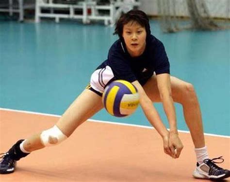 世界女排聯賽（英語：fivb volleyball women's nations league，英文簡稱：vnl），或稱國家女排聯賽，是國際排聯（fivb）舉辦的一年一度大型世界級女子排球比賽，首屆賽事於2018年舉行，取代已舉辦25年的世界女排大獎賽。 1米97女排奧運冠軍遭人排擠被迫退役，如今當作家36歲仍單身 - 壹讀