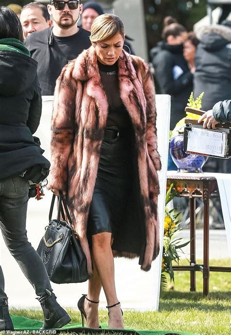 I didn't think it was possible for actor/singer/business titan/forever fitspo jennifer lopez to become more of a boss. Jennifer Lopez and Constance Wu weep together as they film ...