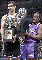 The star spangled banner hymne usa. KINGS-BLAZERS GAME: APRIL 8,2000 IN ARCO ARENA,SACRAMENTO