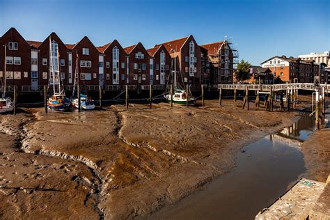 Popular attractions büsum lighthouse and büsum beach are located nearby. Husum: Hafen bei Ebbe Foto & Bild | deutschland, europe ...