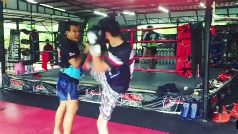 Lerne muaythai von dort wo es herkommt. Muay Thai Training für Thaiboxen in München mit Emrah Sanli