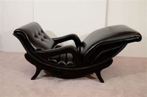 Chaise longue de bambú, años 70. Mid Century Reclining Chaise Lounge in Black Leather at ...