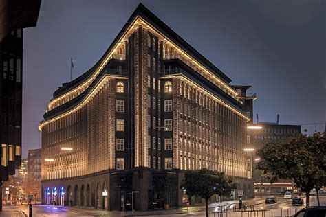 Nowadays, chilehaus is an iconic symbol of the business world and entrepreneurship in hamburg. Chilehaus/HH Foto & Bild | city, world, nacht Bilder auf ...