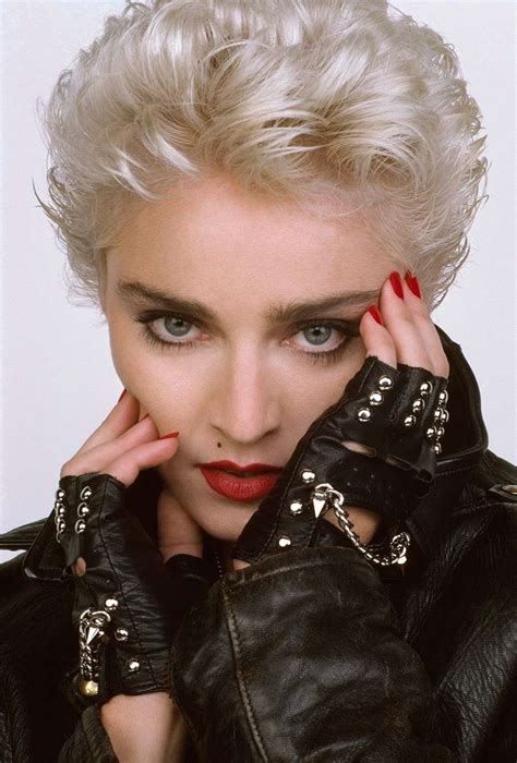 Не являющийся псевдонимом мононим — мадонна; Madonna 1986 Pictures